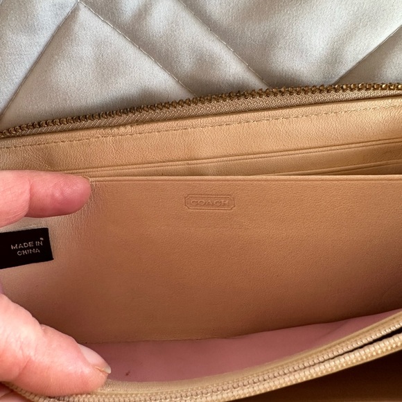 COACH Leather Zip Around Wallet in Soft Cream Pebbled Leather with Gold Hardware - Picture 9 of 10